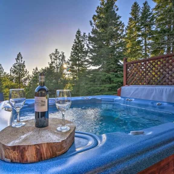 South Tahoe Grandma’s Family Home Hot Tub & Views - Image 1